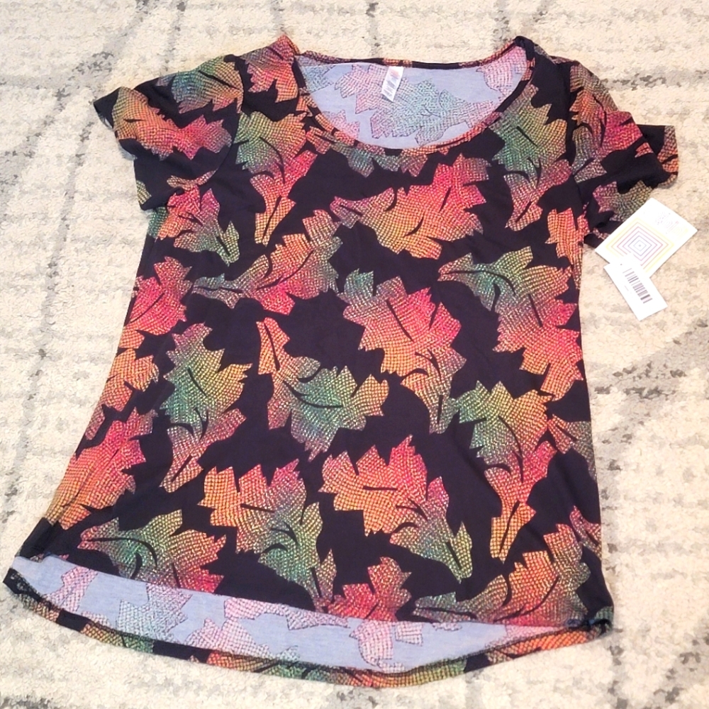 BNWT LuLaRoe classic T fall leaves L